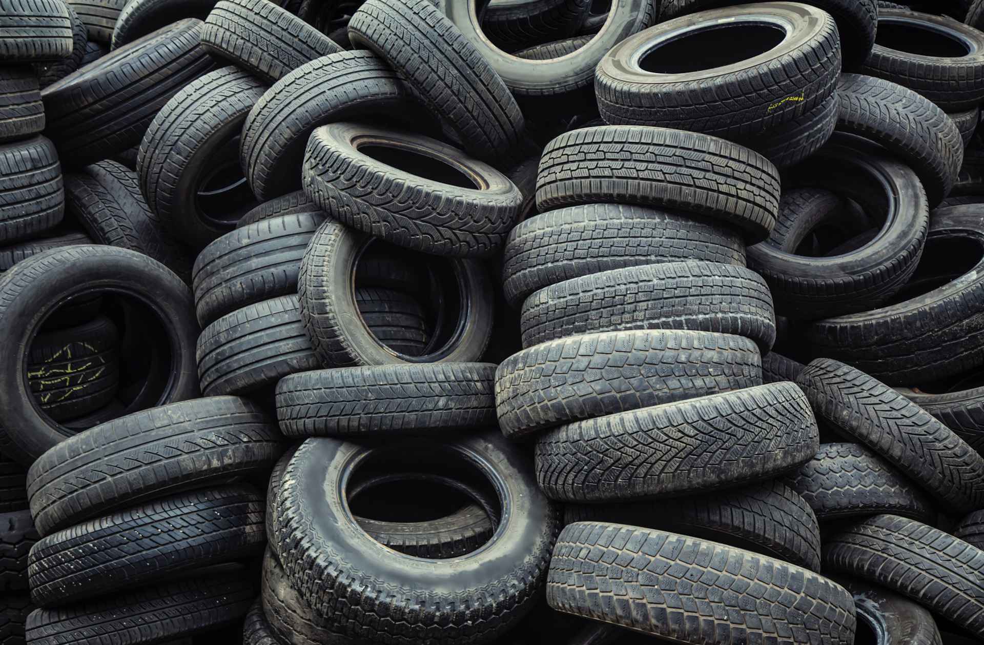 Likvidace pneumatik: Co se děje s pneumatikami automobilů?
